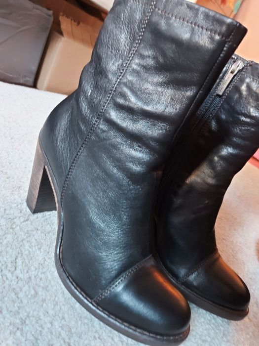 BOTKI czarne skóra, obcas, słupek, brązowy 9 cm, zapinane na zamek