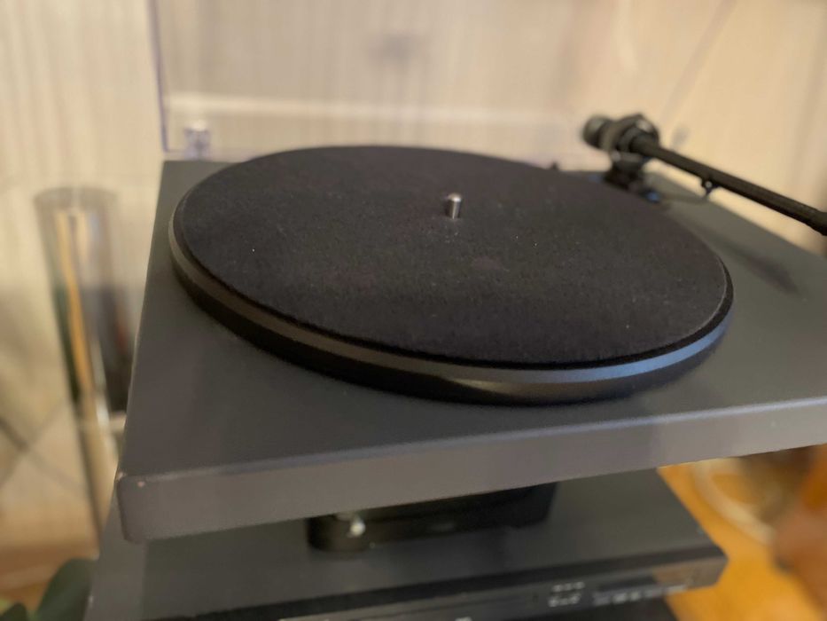 Gramofon  Pro ject  1- Xpression