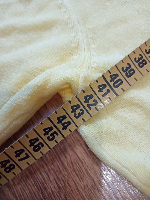 Żółty sweterek z krótkim rekawem