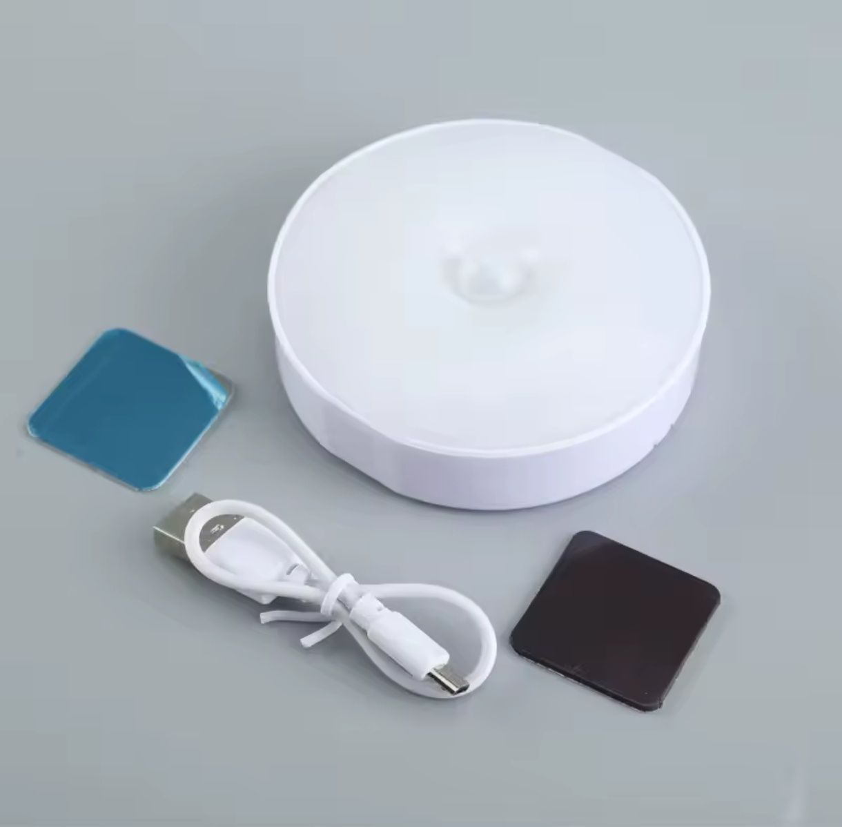 Lampka LED z czujnikiem ruchu i zmierzchu