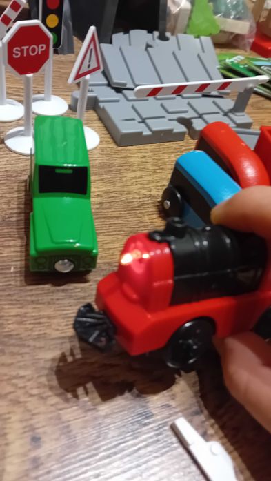 Drewniana kolejka na baterie