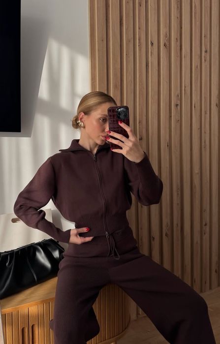 Коричневий костюм з преміальної пряжі бренду vsv.ua