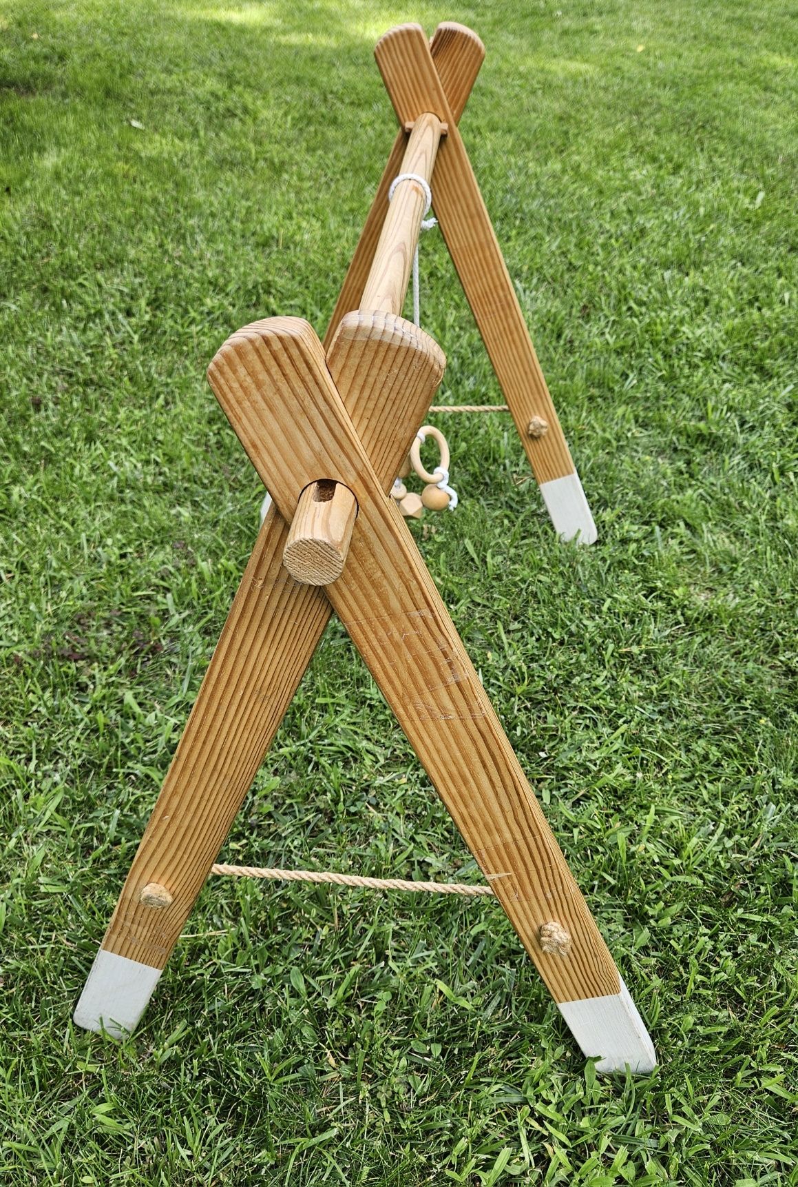 Baby gym stojak edukacyjny drewniany