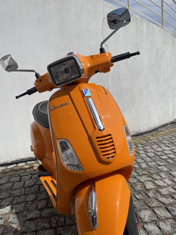 Vespa 50s.