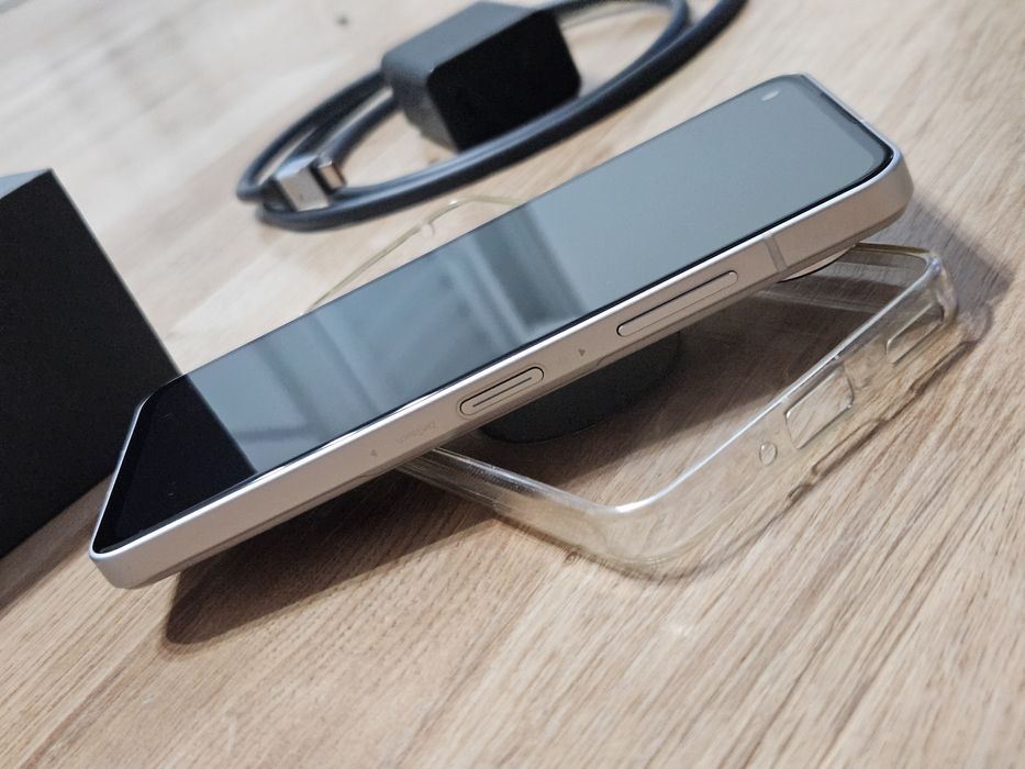 Asus zenfone 9 biały 8/128