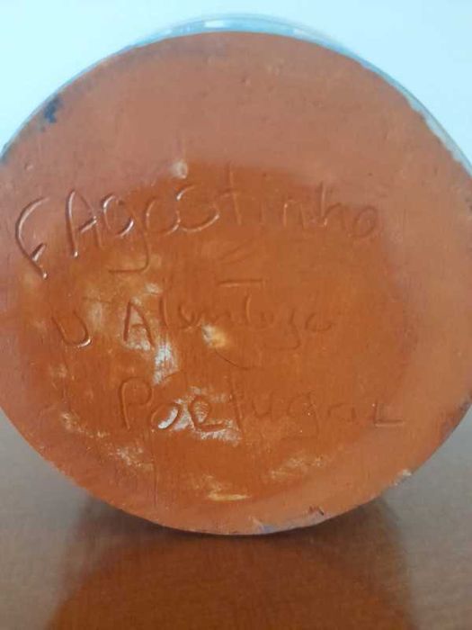 Pote com tampa pintado à mão