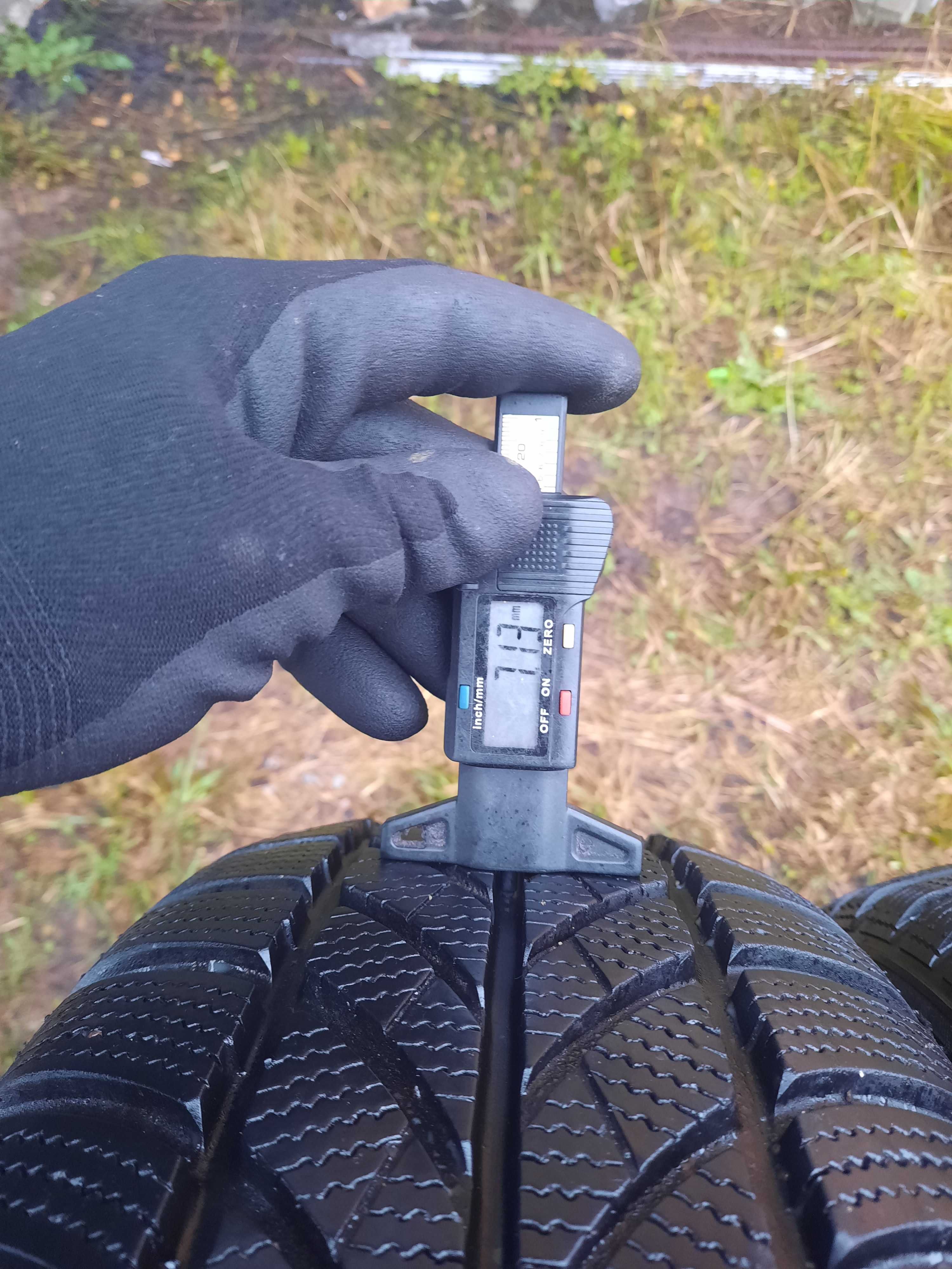Opony zimowe klasy ekonomicznej MAXXIS 195/55/15 ok. 7 mm 2018 r.