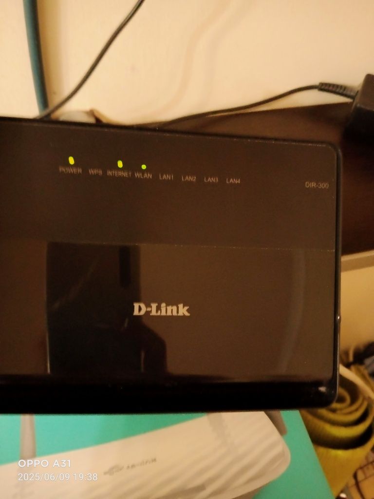 Продам роутер D-Link DiR-300.