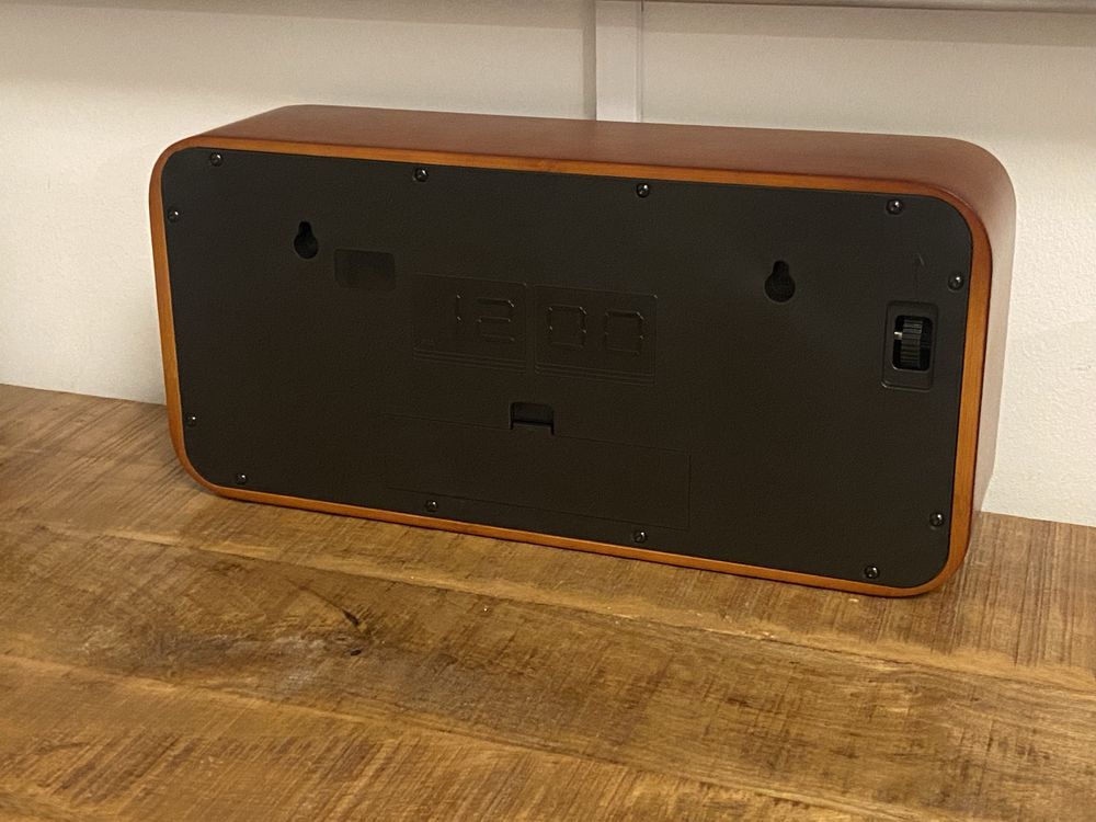 Szary zegar klapkowy Karlsson Matiz, retro, vintage