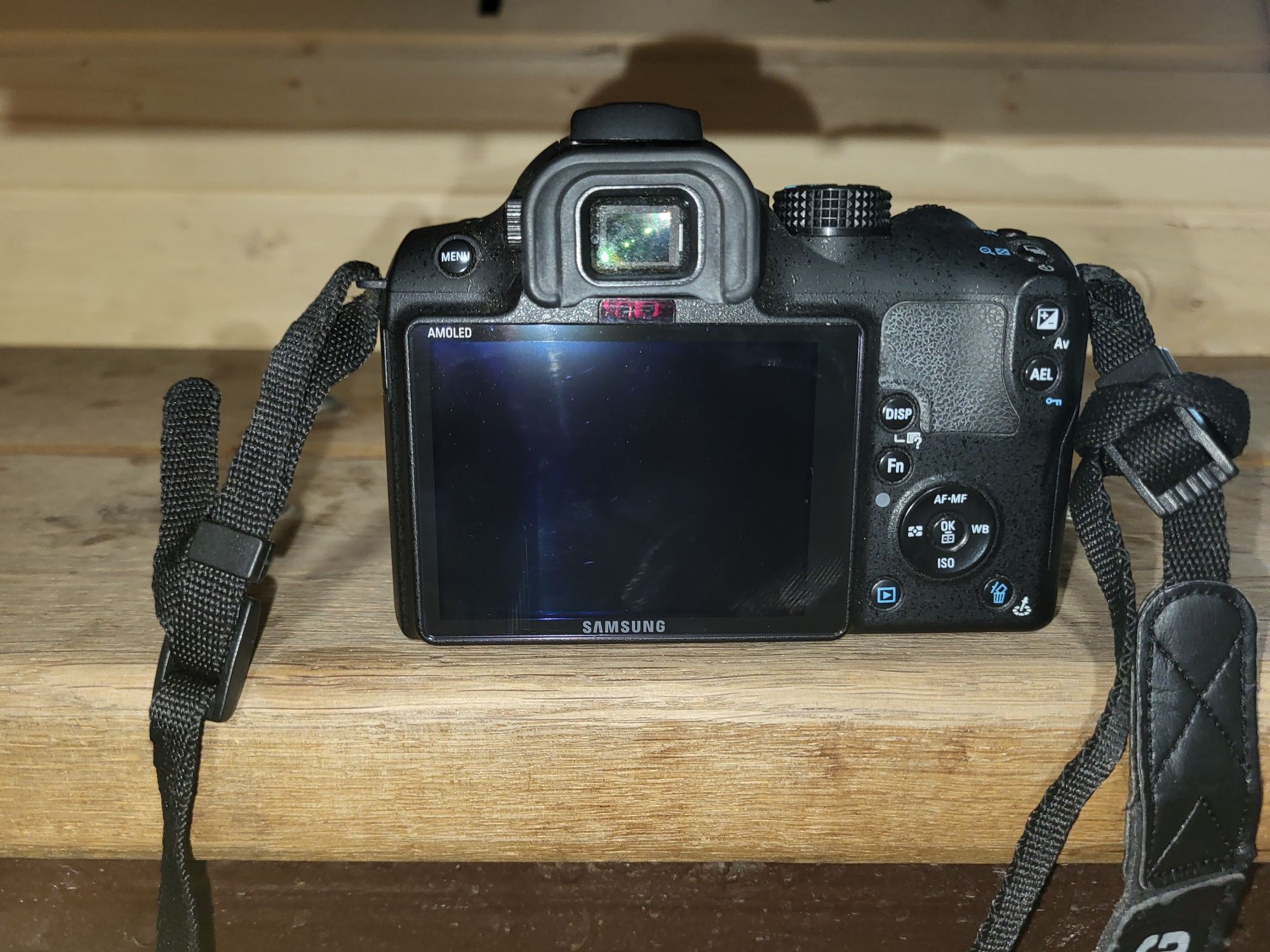 Фотоапарат Samsung NX10.