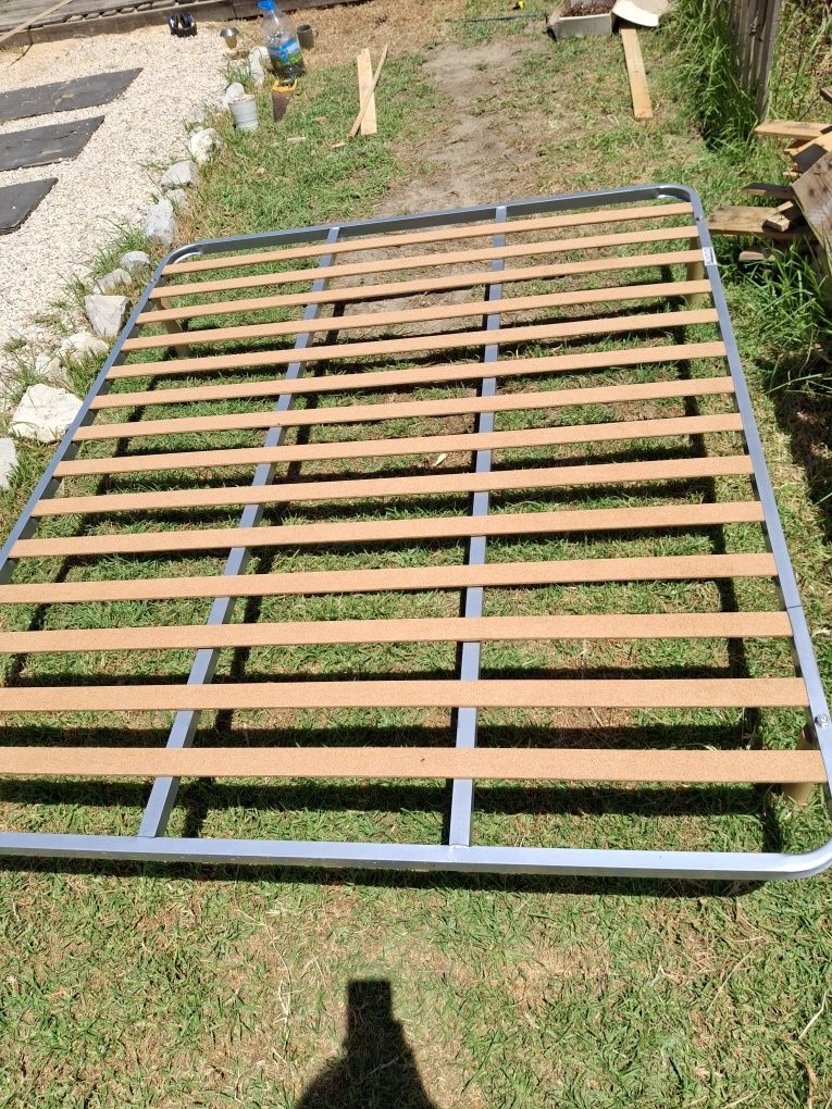 Cama estrado 1.95 x 1.60
