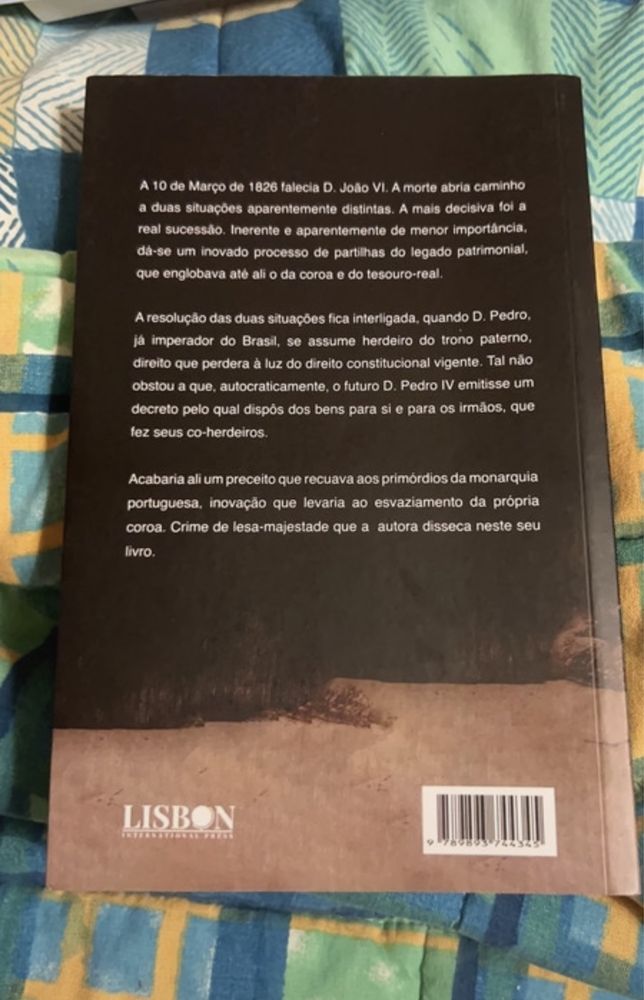 As Jóias da Coroa e o Seu Descaminho de Alice Lázaro