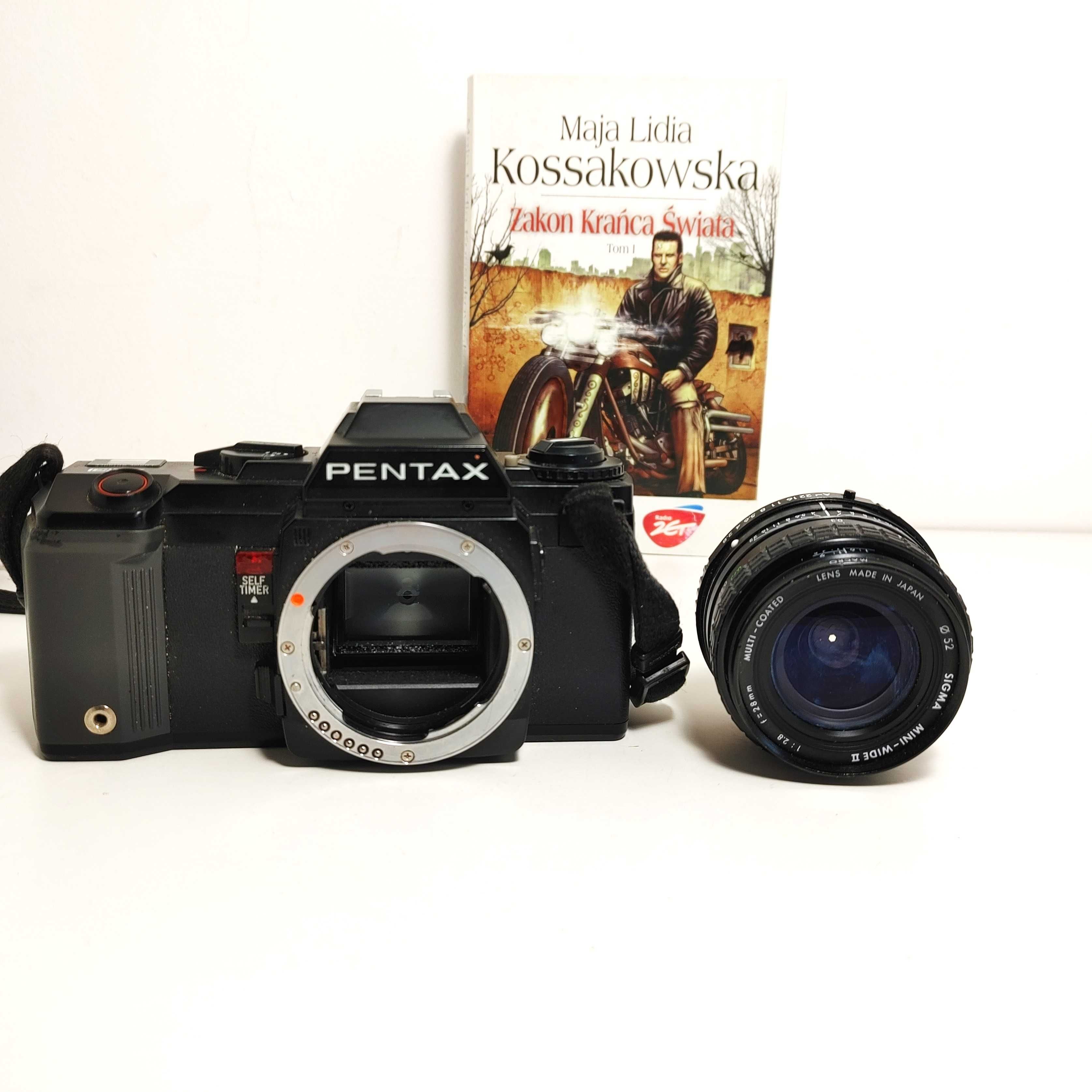 Analogowa lustrzanka PENTAX A3 z szerokokątnym 28 mm 1:2,8 Sigma