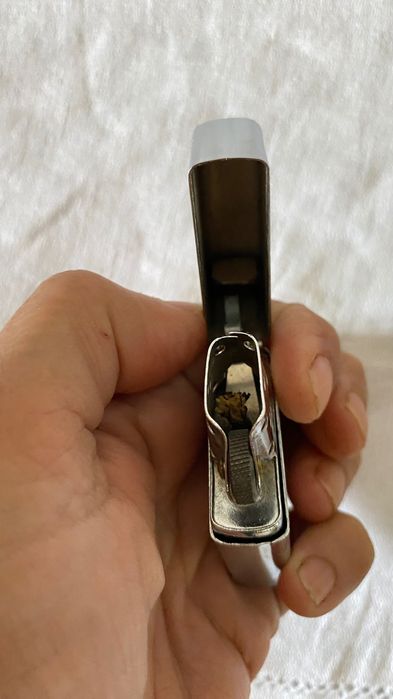Isqueiro tipo zippo