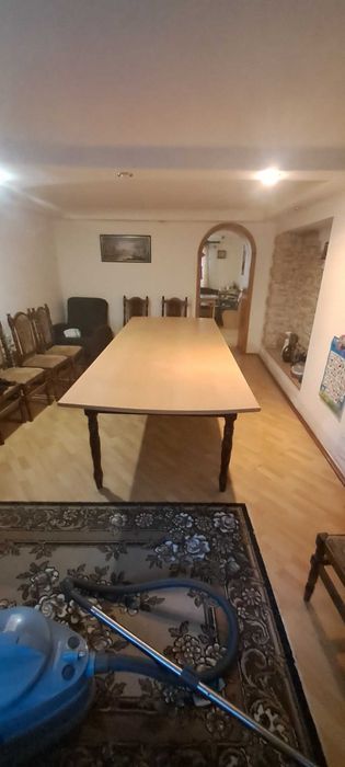 Стіл та 12 стільців