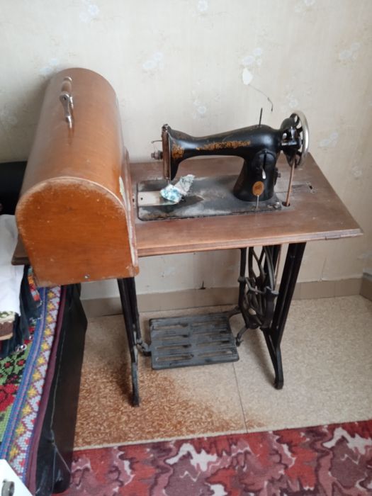Швейная машина, ножная
