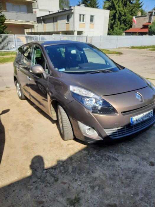 Продам автомобіль Renault Grand Scenic