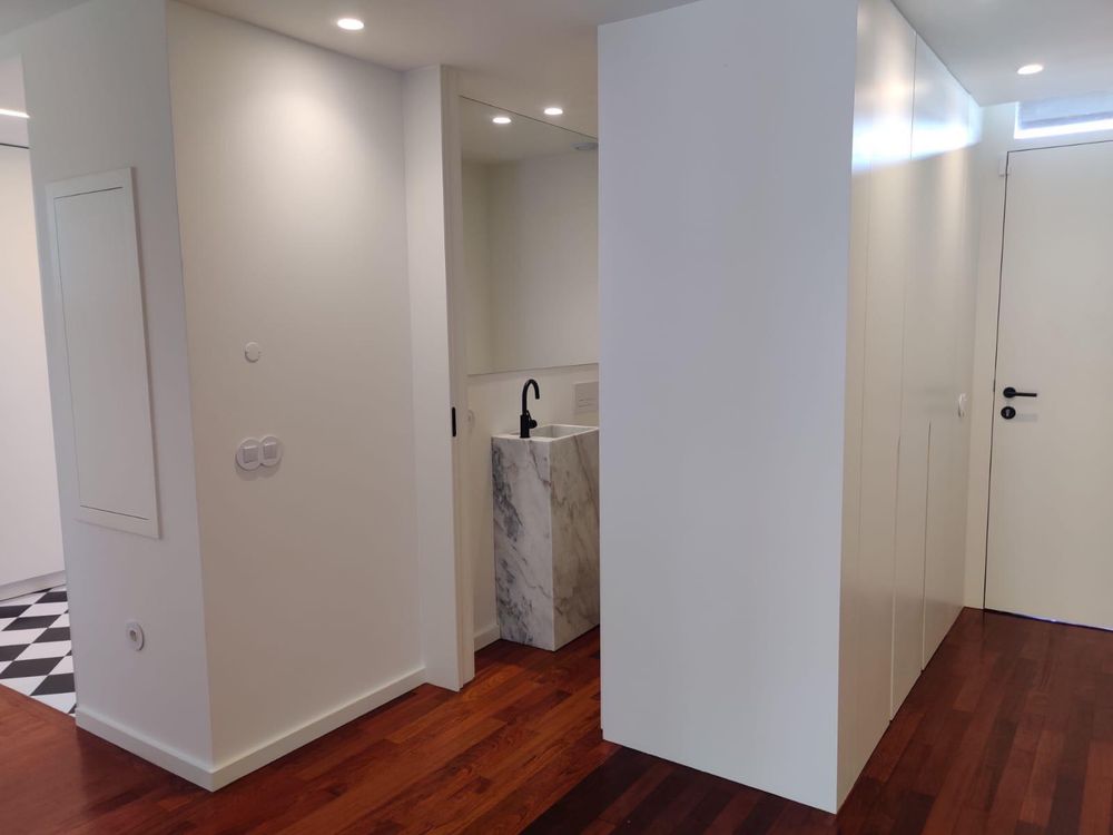 Moradia em banda T3 com Jardim e garagem Lar do Trabalhador
