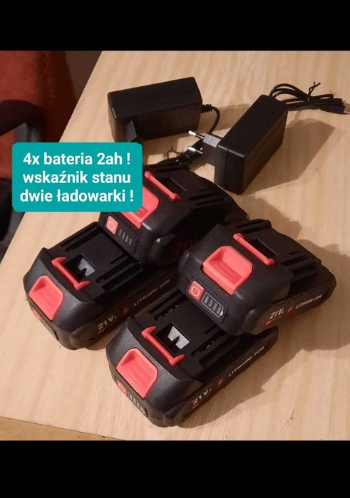 4 sztuki bateria 2Ah plus 2 zasilacze pseudo Makita 18V