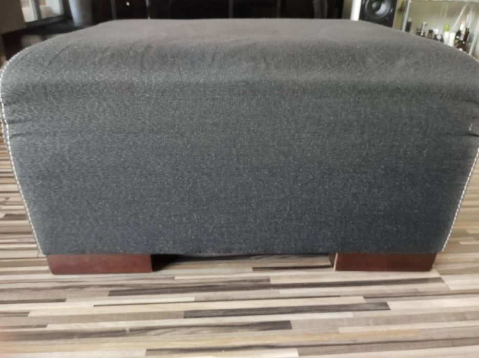 Czarna pufa stan bdb