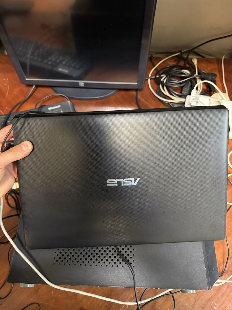 PC portátil Asus X551C