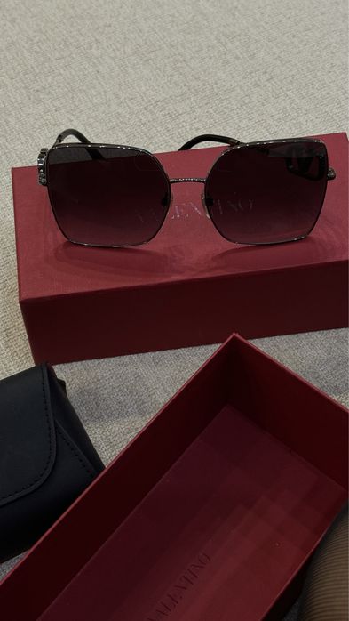 Окуляри Valentino