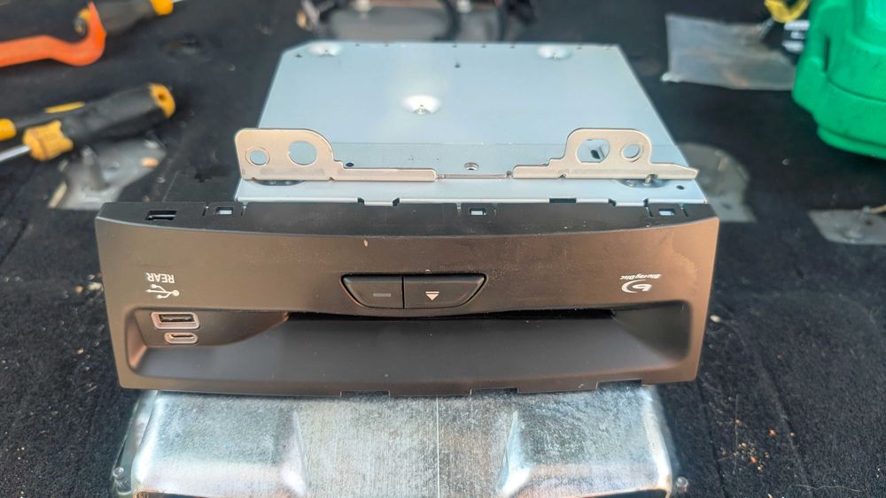 Chrysler Pacifica Blu-Ray DVD