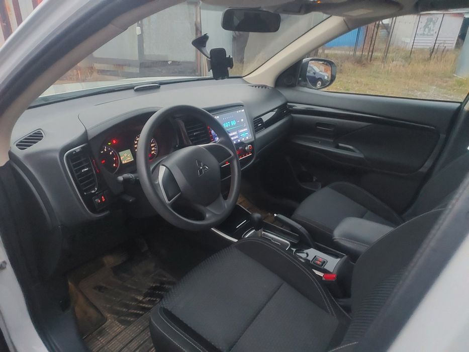 Продам митсубиси отлендер