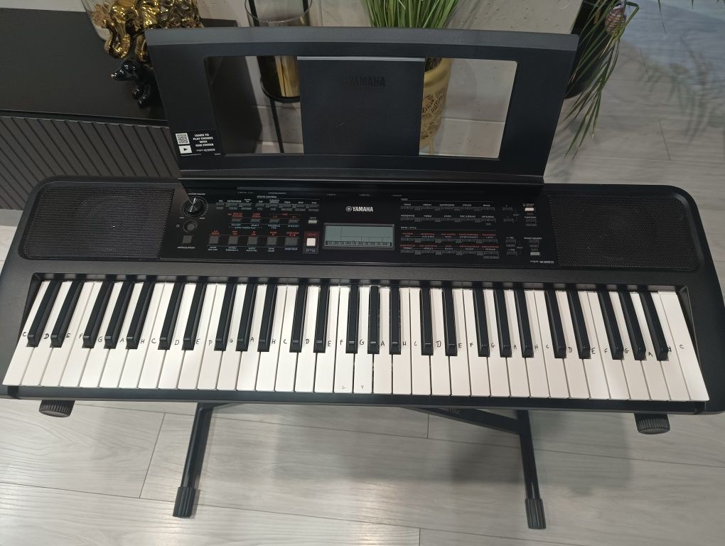 Keyboard Yamaha PSR-E383 cały zestaw
