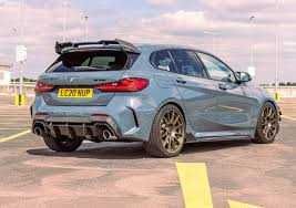 Difusor traseiro BMW F40 de dupla saída de escape e peças para o F40