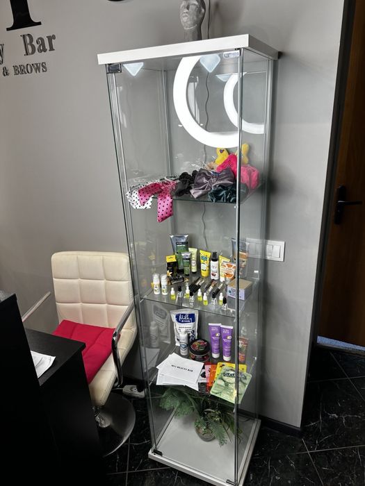 Вітрина для салону красоти, косметики!
