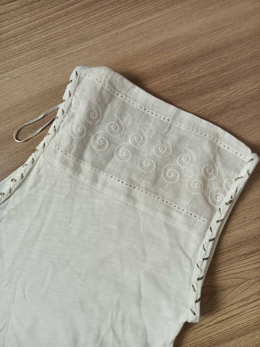 Biała bluzka top dekolt koronka bez rękawów Beloved M