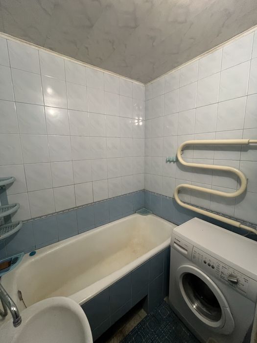 Здам в оренду 3 кімнатну квартиру в районі Політону