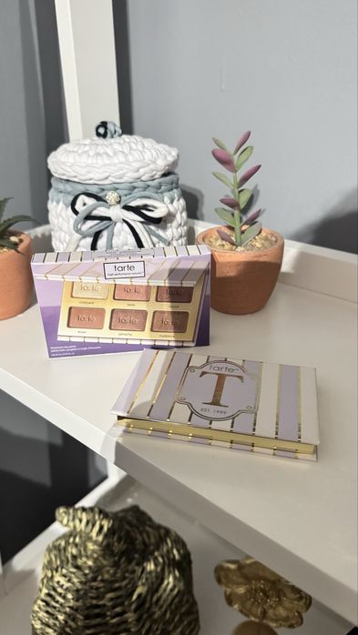 Paleta cieni do powiek Tarte jak nowa tanio