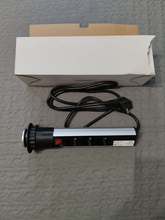 Gniazdo meble wysuwane kolumna wpuszczana