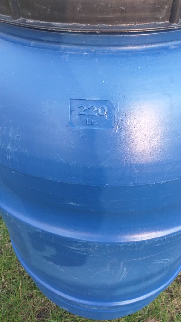 Beczka plastikowa 200l beczki  na wodę 220l pojemnik