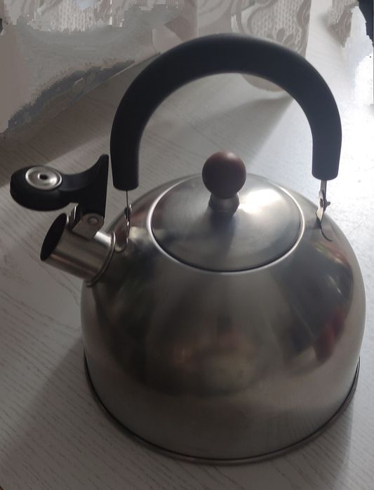Чайник со свистком из нержавеющей стали