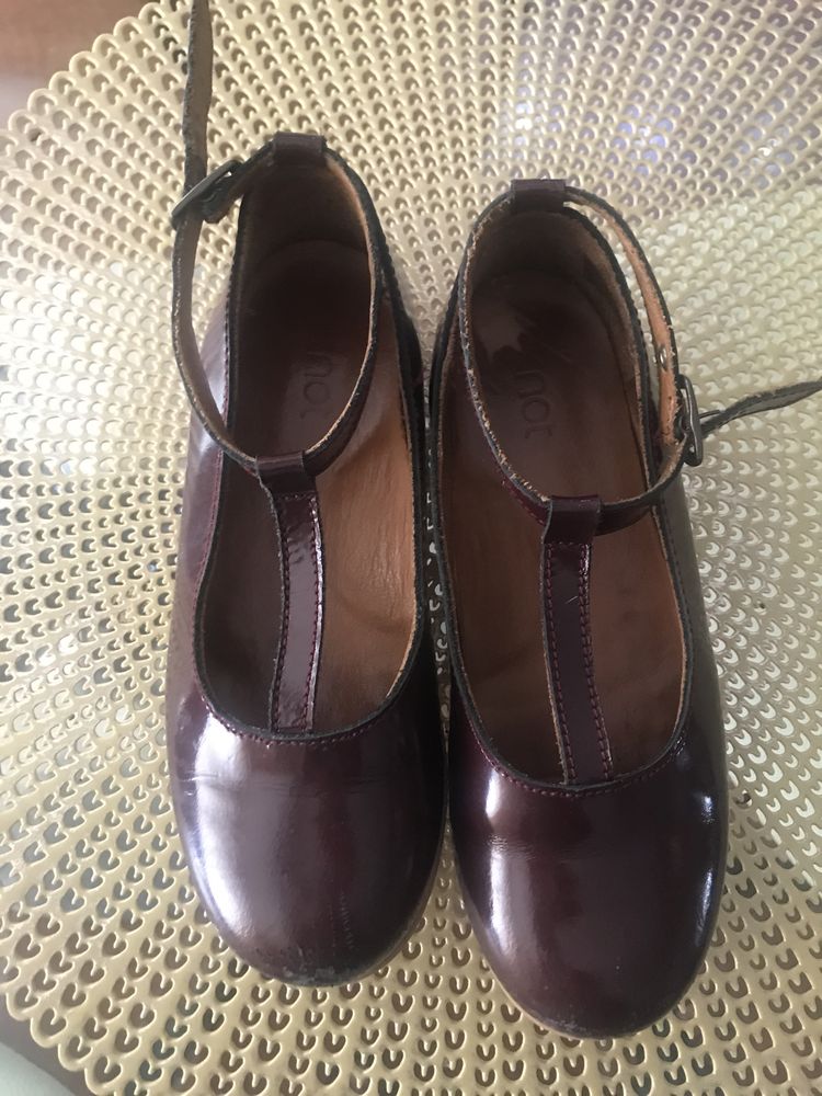 Sapatos menina T30/31 (10€ cada)