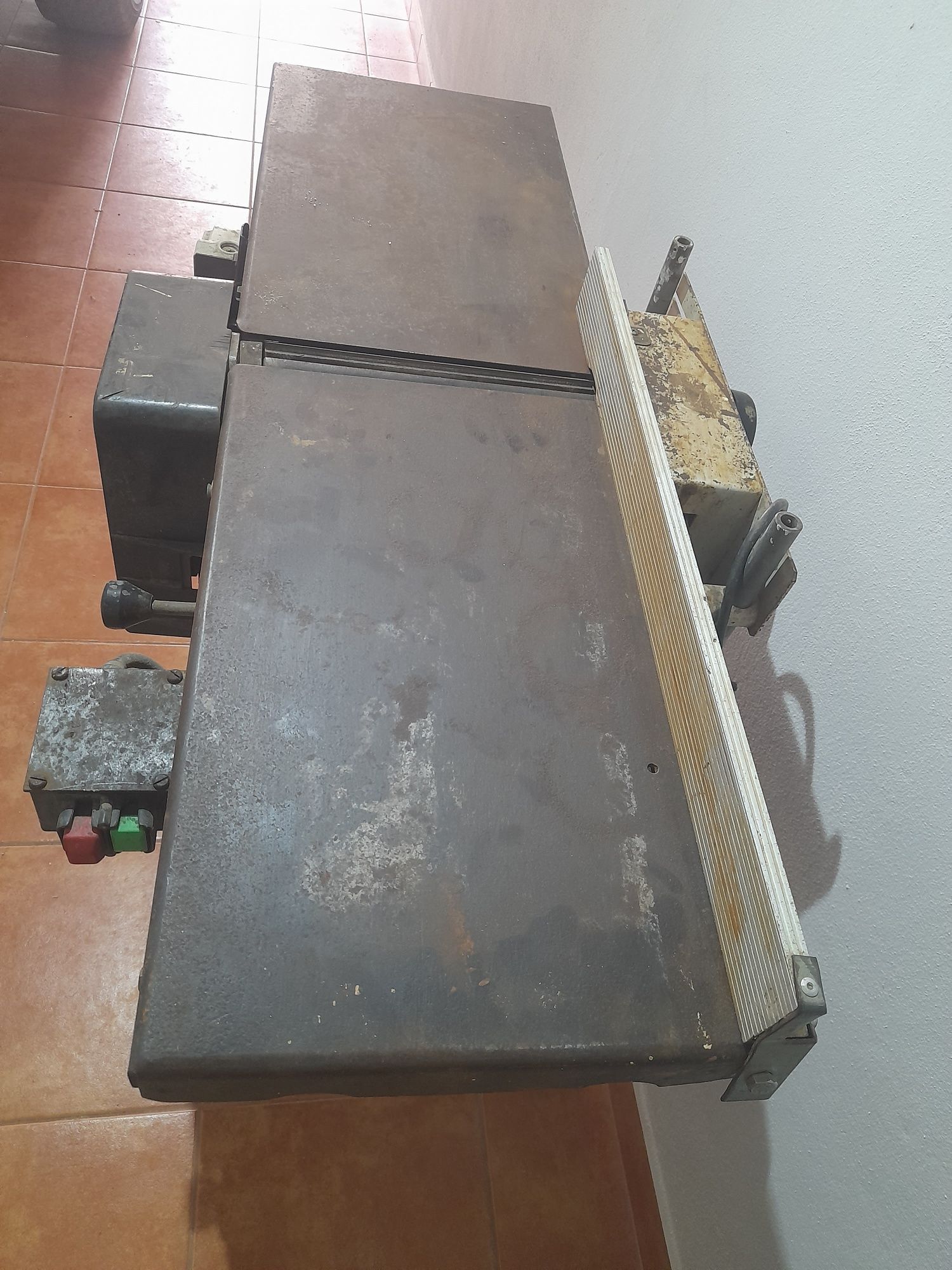 Plaina desengrossadora grelopa monofasica