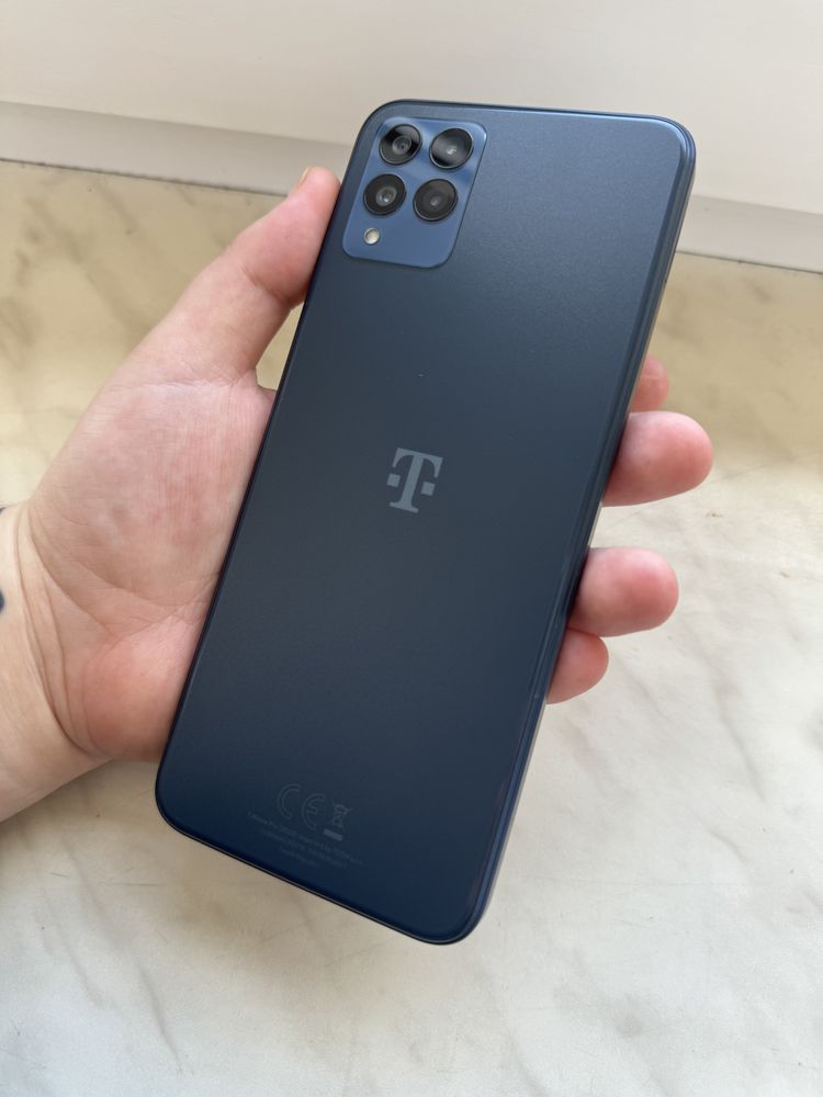 T PHONE PRO (2023)