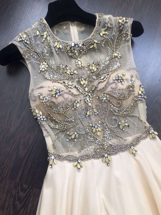 Продам випускну сукню