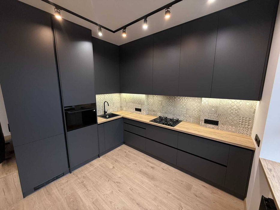 Продаж стильної двокімнатної квартири студії, в центрі міста