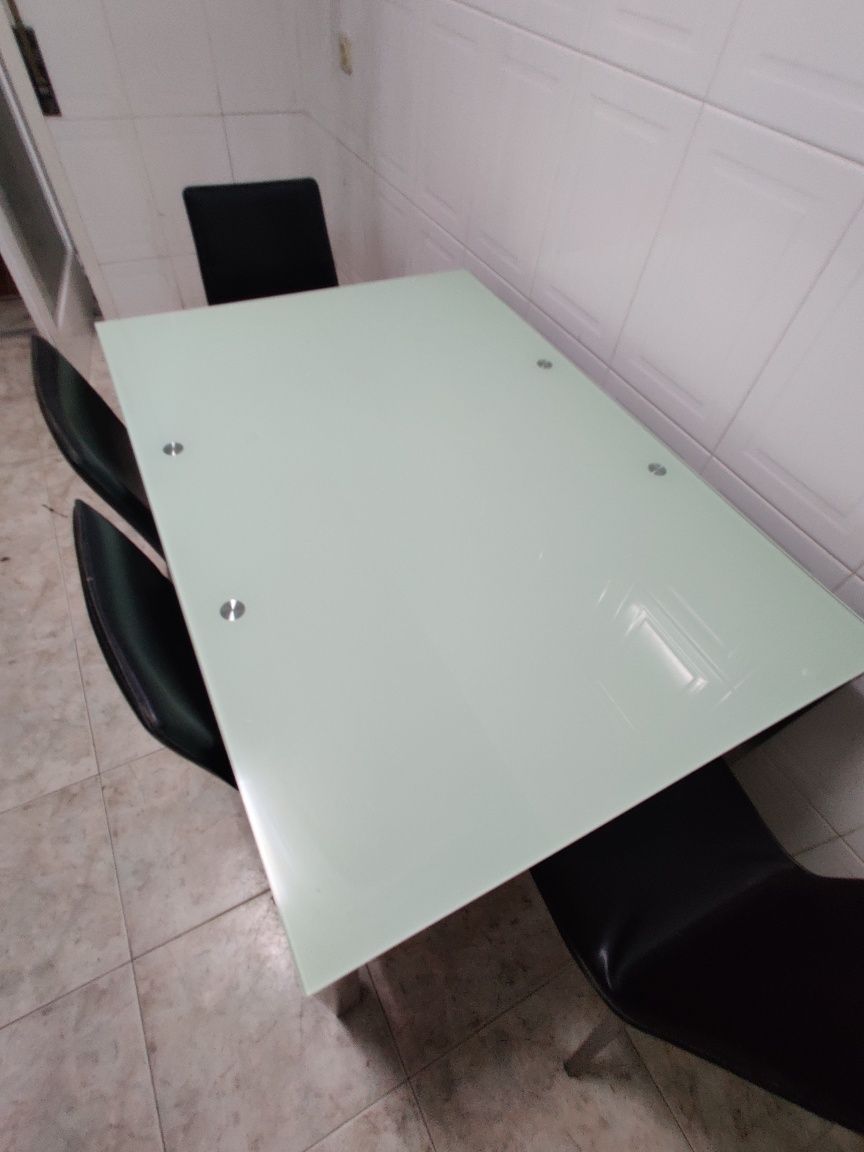 Mesa de Vidro Extensível (4 cadeiras)