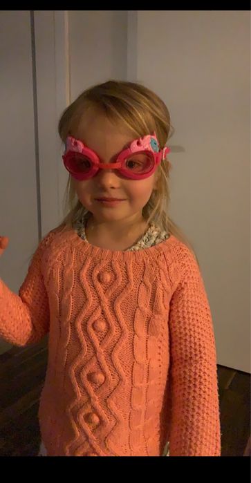 98 sweter koralowy sweterek bluzeczka ubranka