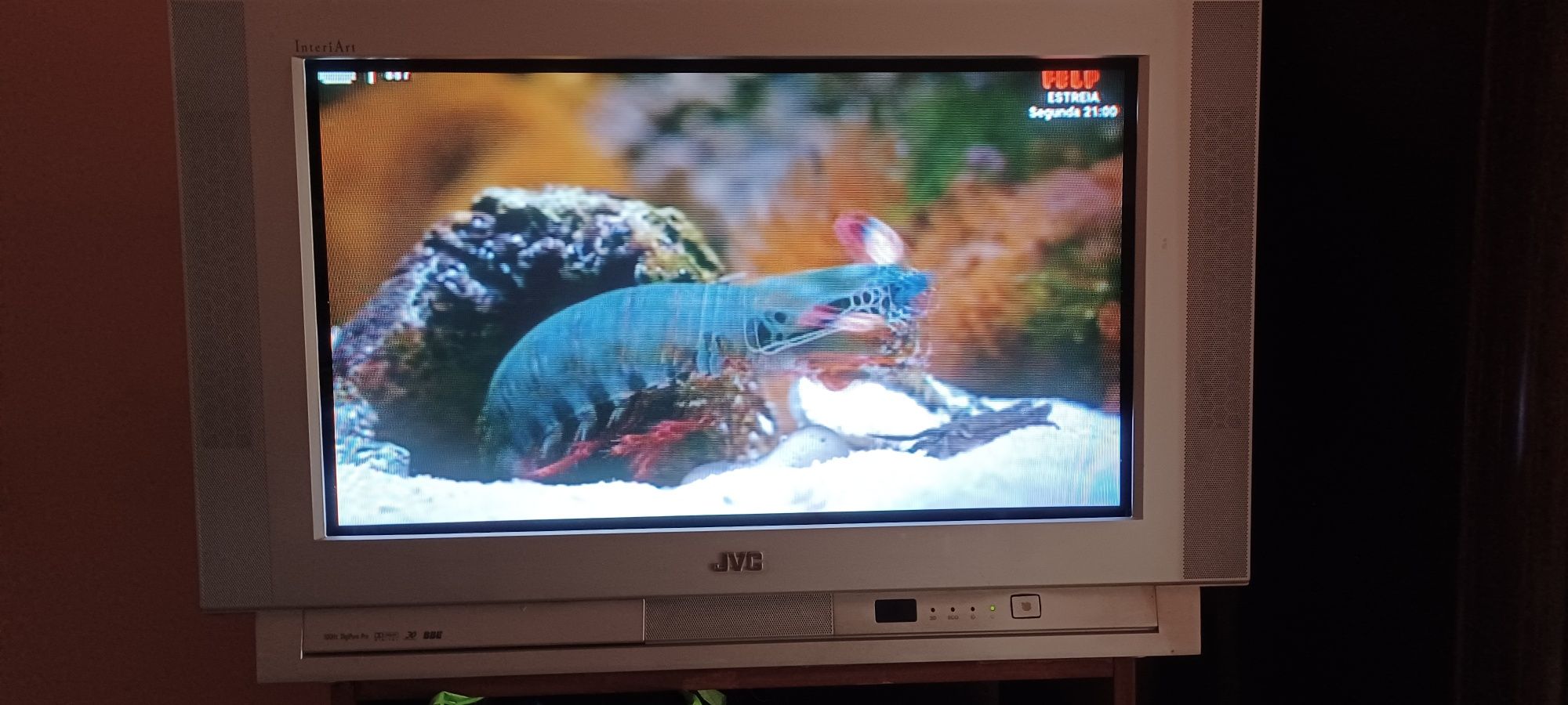 Televisão JVC ANALÓGICO com defeito