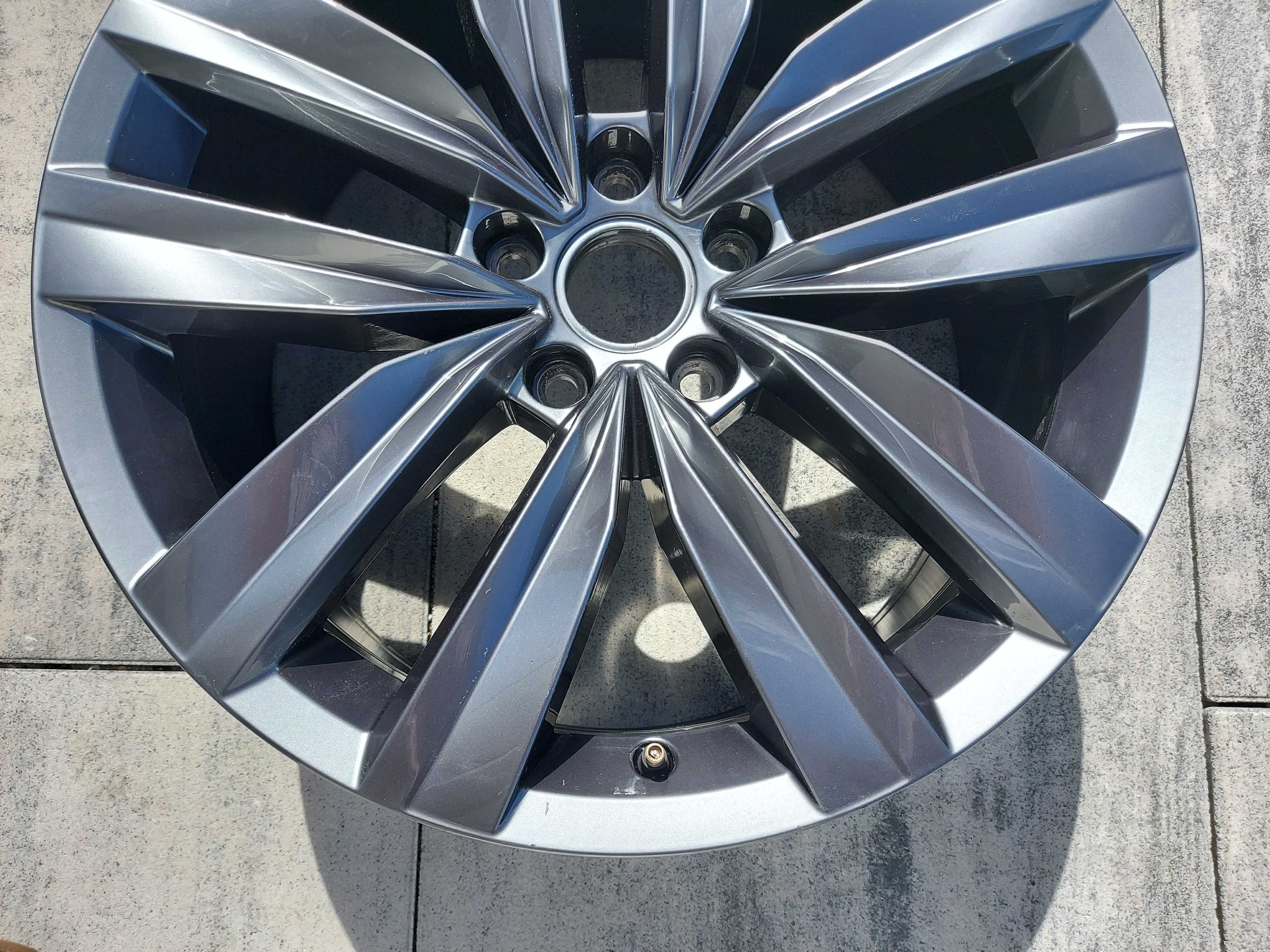 Felga oryginalna VW 18" ET40 8J Arteon