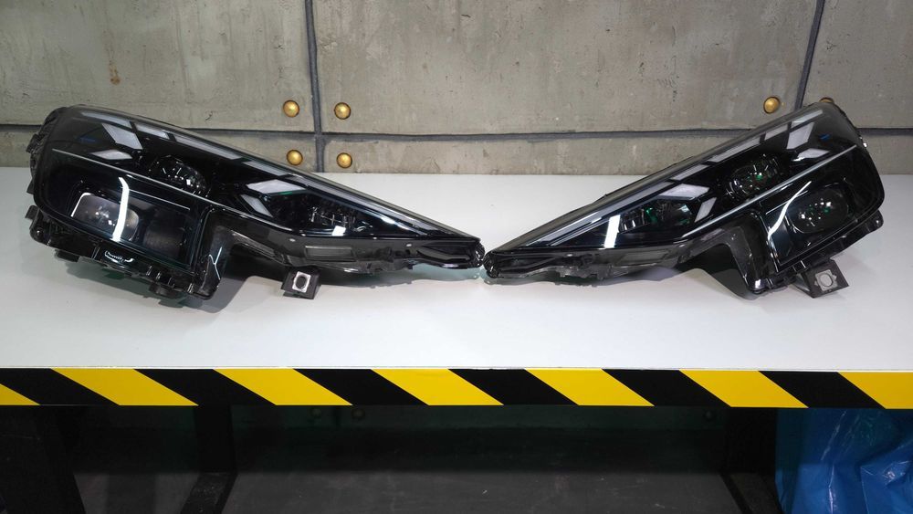 Audi Q8 рест 2024 фари Lazer оригінал Європа комплект