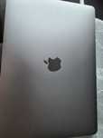 MackBook Pro w bardzo dobrym stanie.