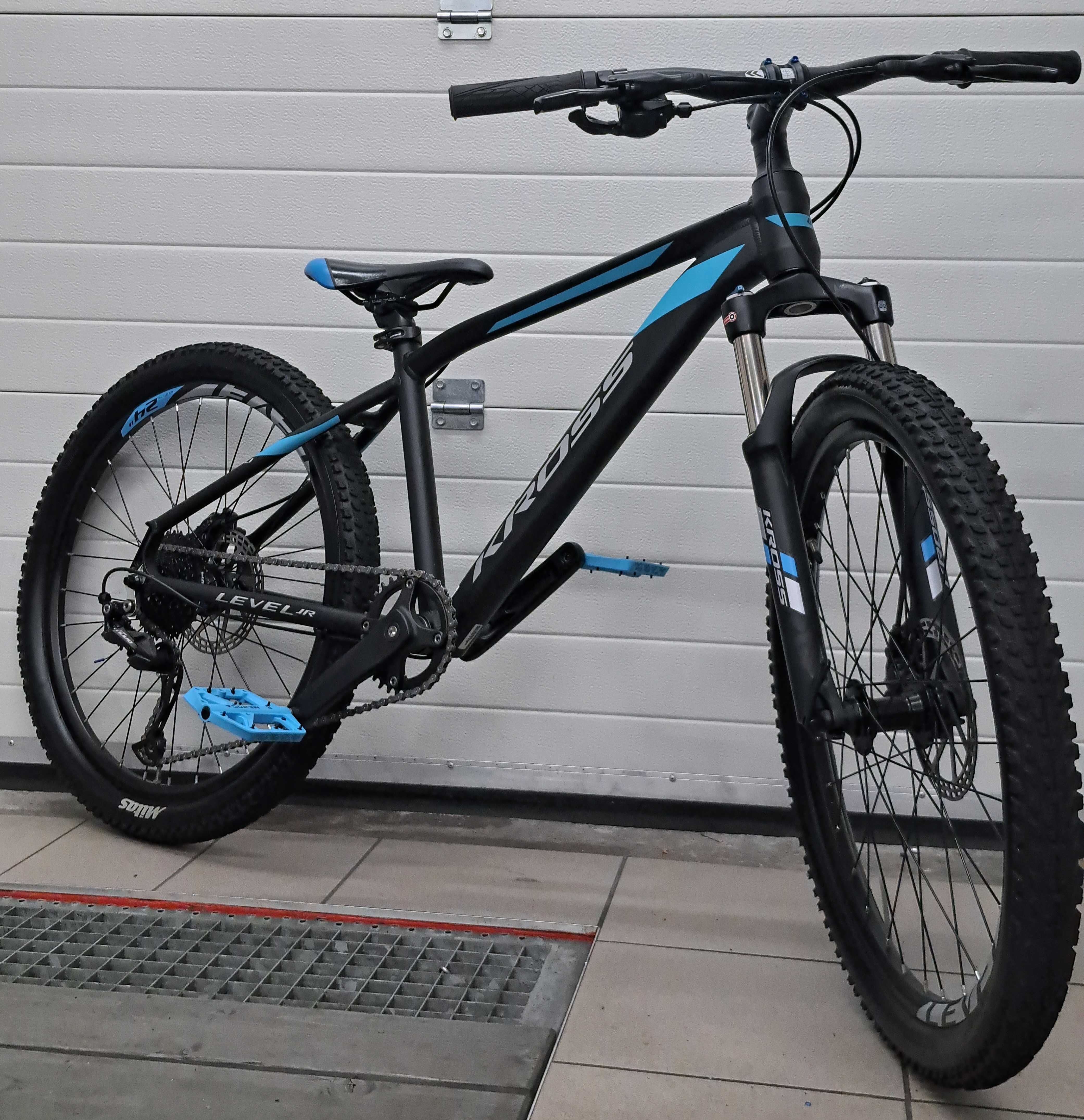 Kross LEVEL 3.0 Jr Replica 24" PRO Junior hamulce tarczowe hydr. 130km