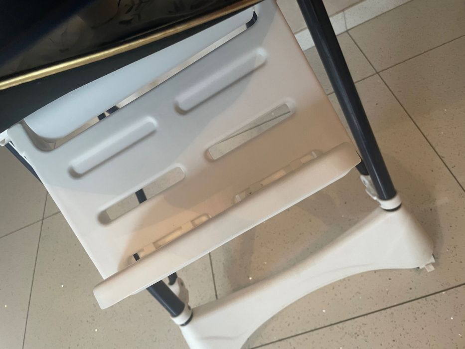 Neno Sedi - wielofunkcyjne krzesełko do karmienia